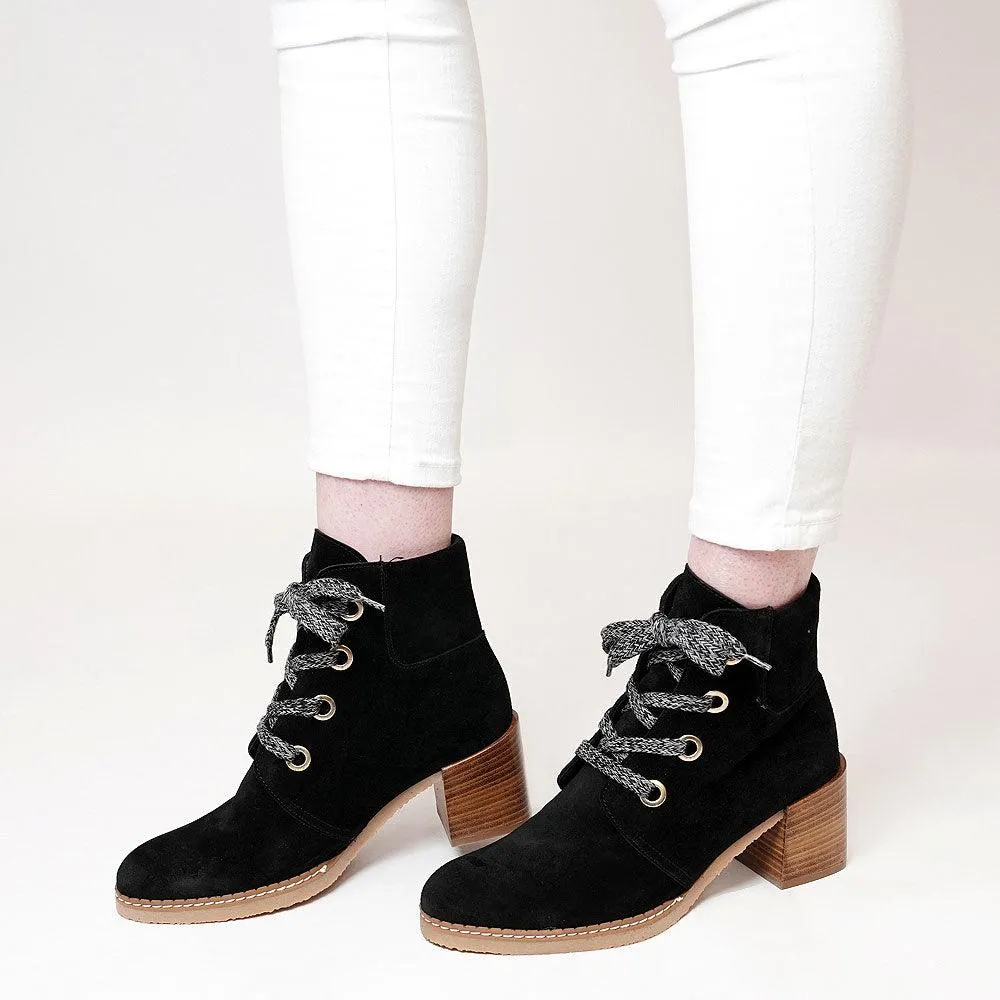 8157 Black Suede Ankle Boots