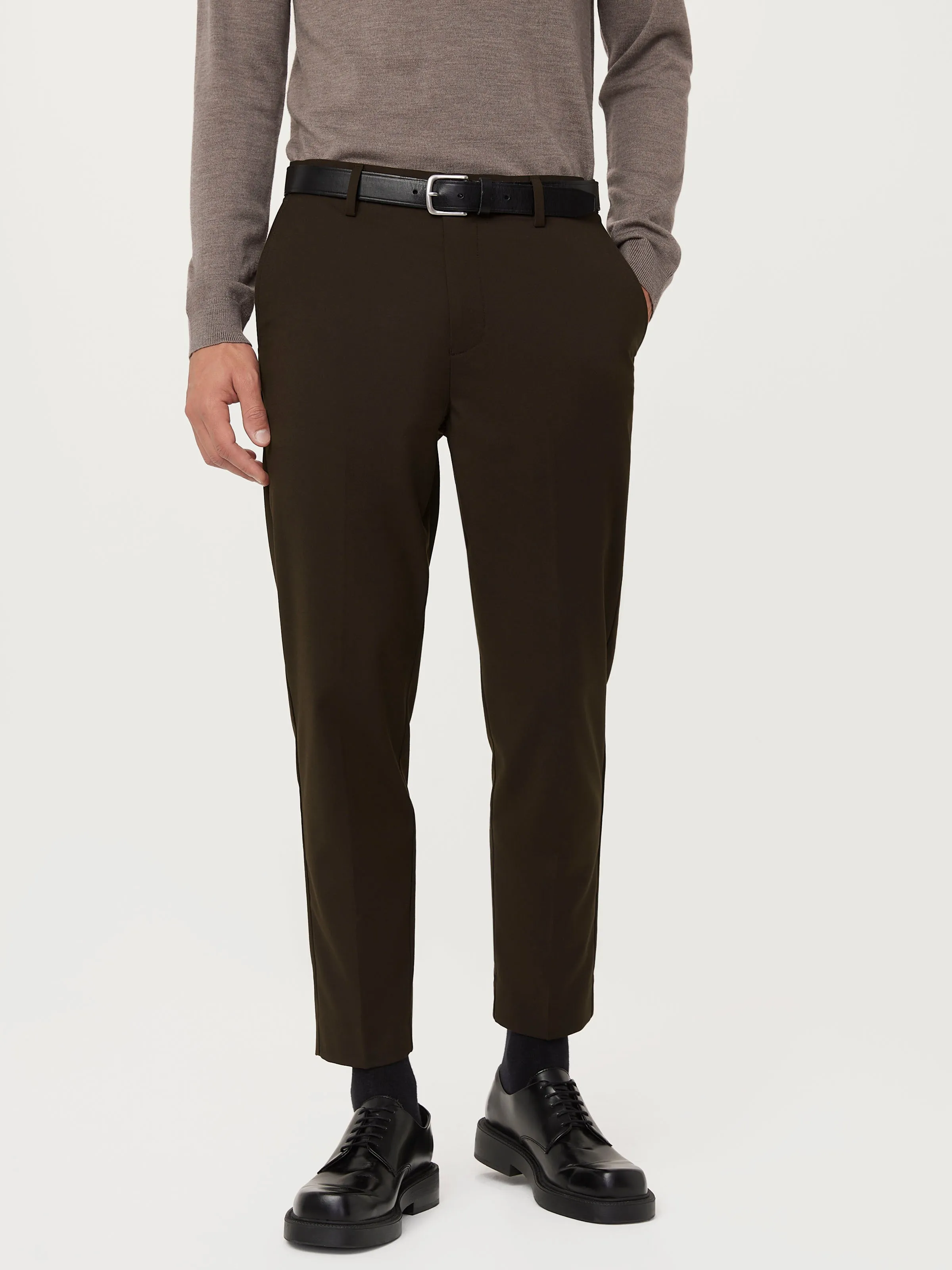 The Colin Tapered Pant in Dark Chocolate